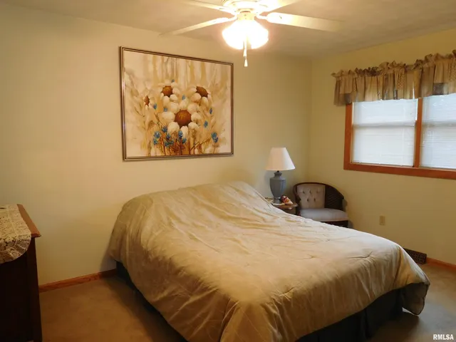 $174,900 | 204 Seckman Drive, Colchester, IL 62326