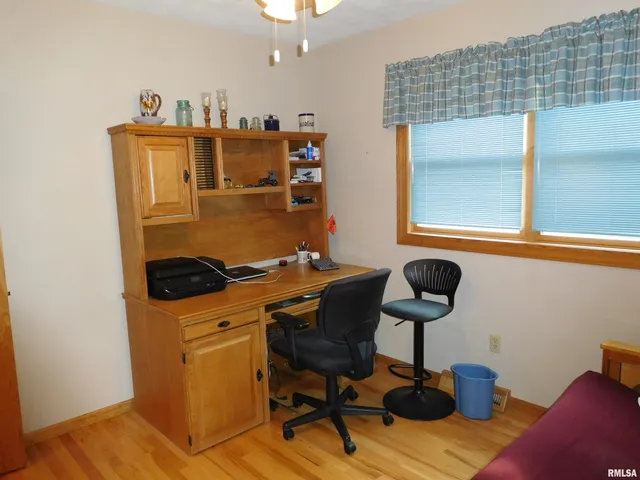 $174,900 | 204 Seckman Drive, Colchester, IL 62326