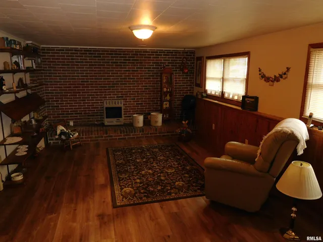 $174,900 | 204 Seckman Drive, Colchester, IL 62326