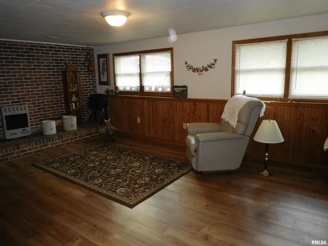 $174,900 | 204 Seckman Drive, Colchester, IL 62326