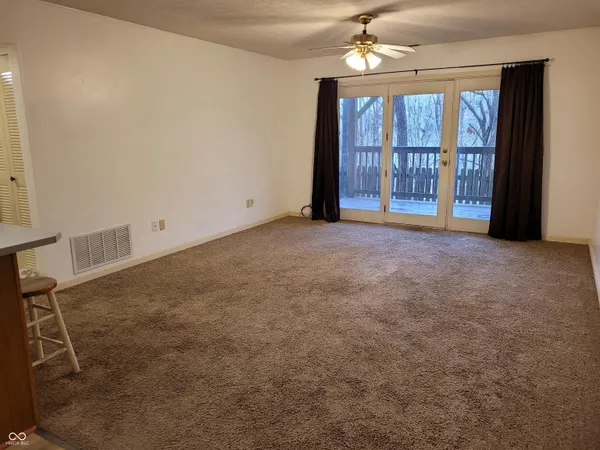 $950 | 250 Locust Lane, Unit 1A, Nashville, IN 47448