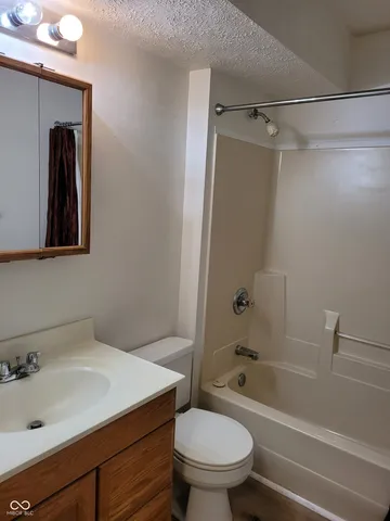 $950 | 250 Locust Lane, Unit 1A, Nashville, IN 47448