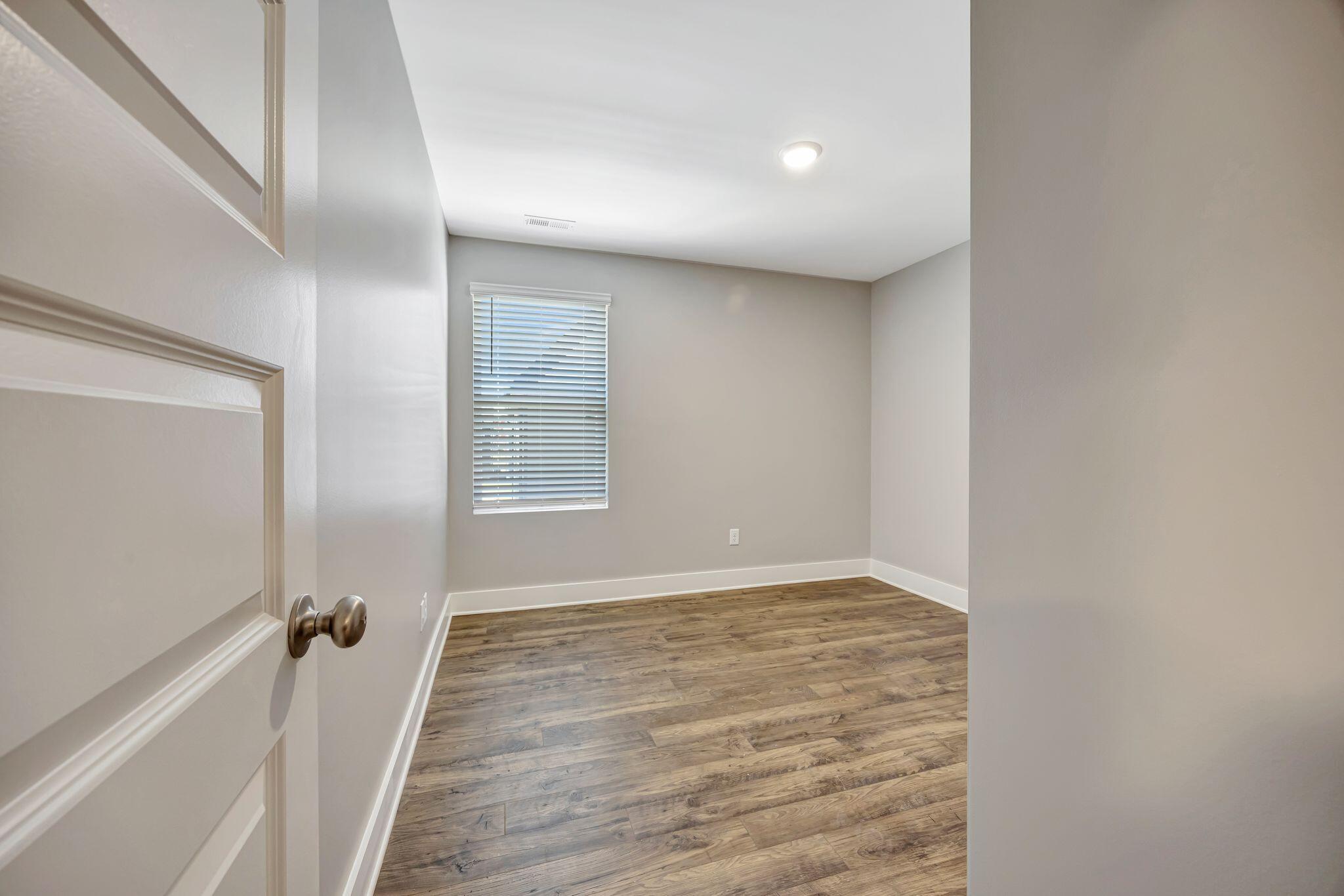 1616 Cotton Way Chattanooga, TN 37404 - Photo 25 of 43 Example Interior 17