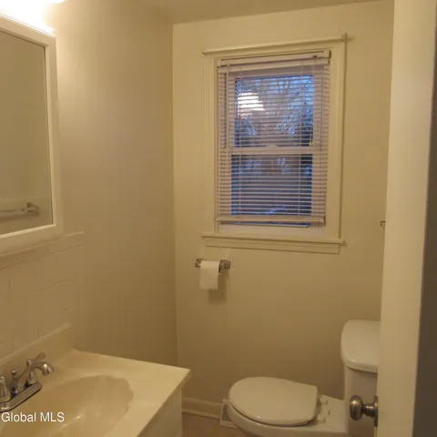 $2,200 | 34 A Commodore Street, Colonie, NY 12205