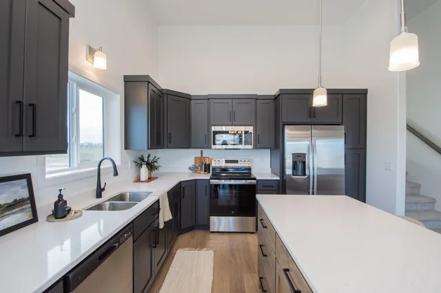 $336,595 | 2408 38th Avenue South, Moorhead, MN 56560