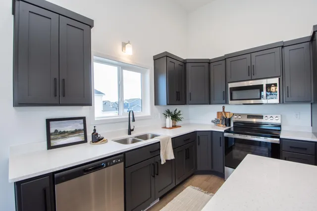 $336,595 | 2408 38th Avenue South, Moorhead, MN 56560