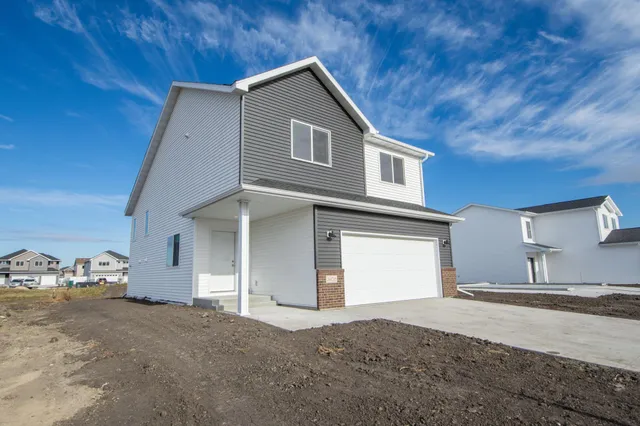 $336,595 | 2408 38th Avenue South, Moorhead, MN 56560