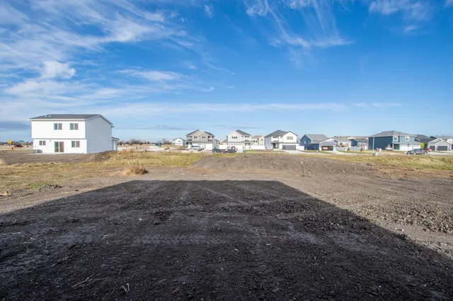 $336,595 | 2408 38th Avenue South, Moorhead, MN 56560