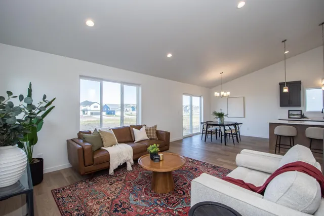 $336,595 | 2408 38th Avenue South, Moorhead, MN 56560