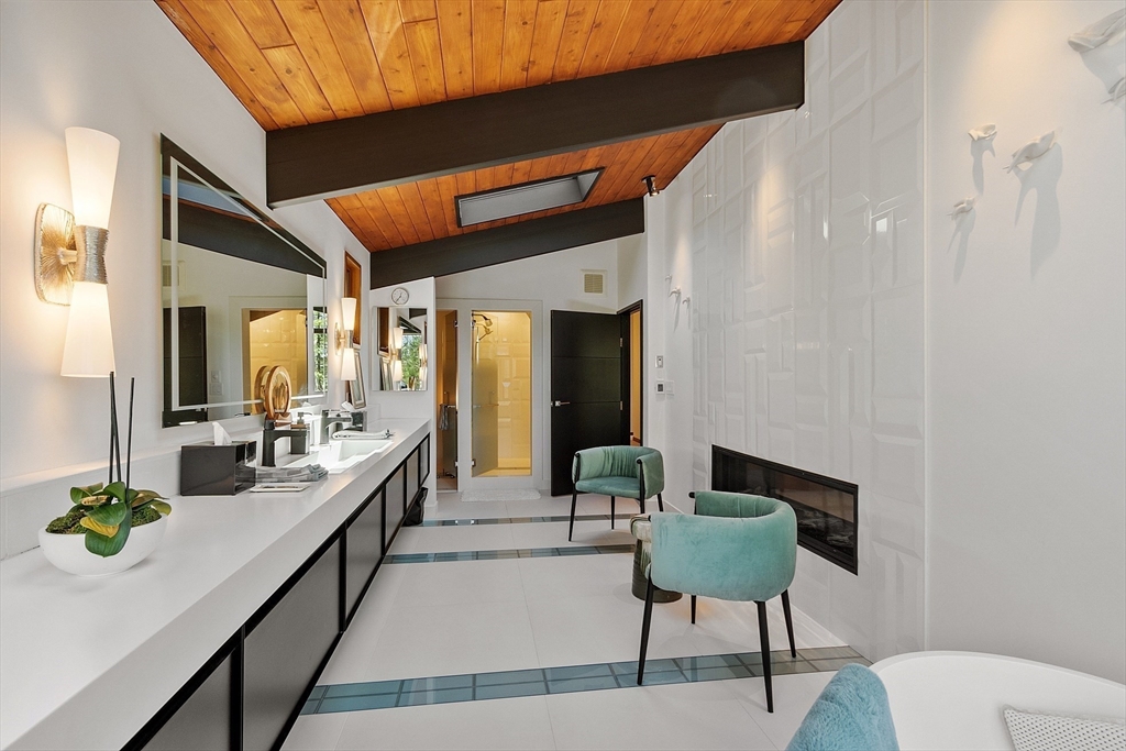 41 Stonehedge Road Lincoln, MA 01773 - Photo 11 of 42