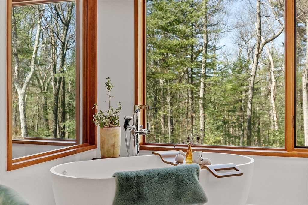 41 Stonehedge Road Lincoln, MA 01773 - Photo 12 of 42