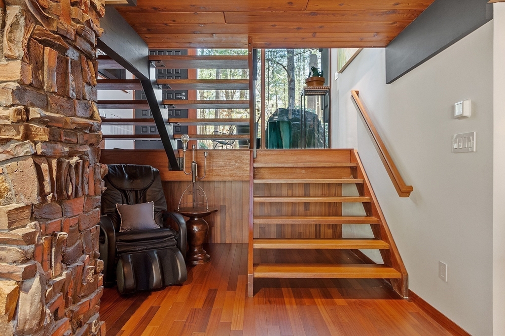 41 Stonehedge Road Lincoln, MA 01773 - Photo 23 of 42