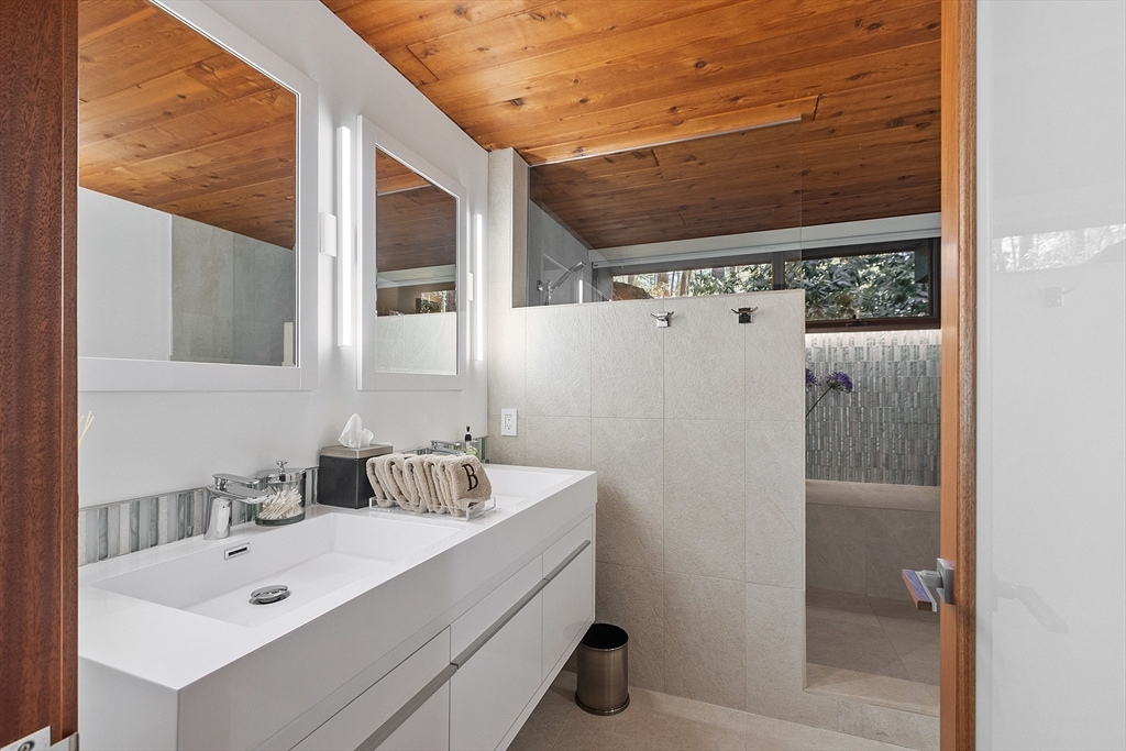 41 Stonehedge Road Lincoln, MA 01773 - Photo 34 of 42