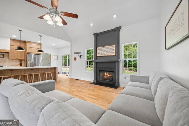 $618,500 | 268 Northwoods Dr Mount, Mount Airy, GA 30563