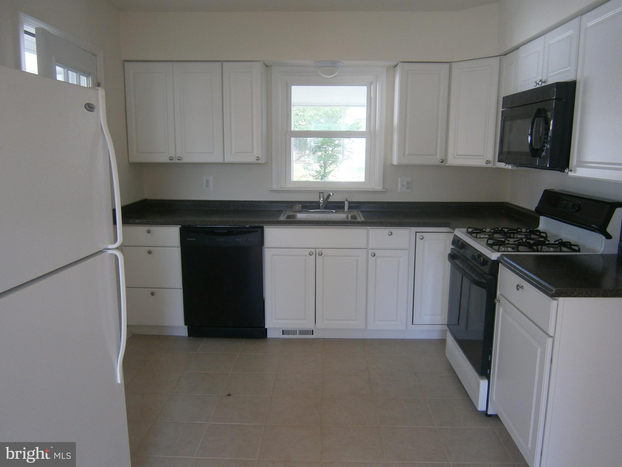 733 Gunnison Road York, PA 17404 - Photo 6 of 8 Gallery Image 6