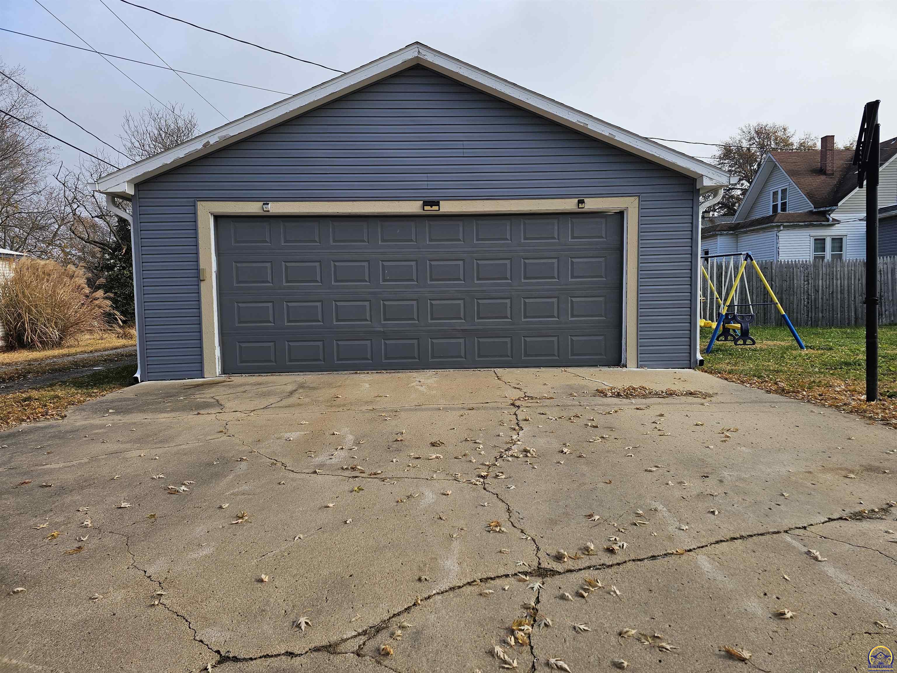 1218 Jefferson Street Sabetha, KS 66534 - Photo 8 of 20