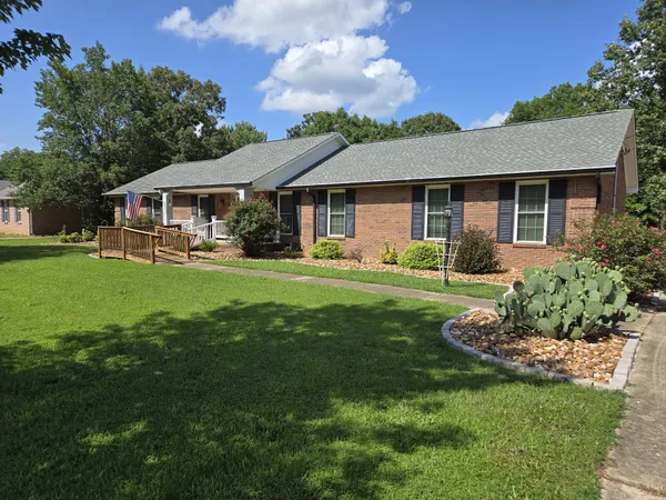$295,000 | 415 River Oaks Drive, New Johnsonville, TN 37134