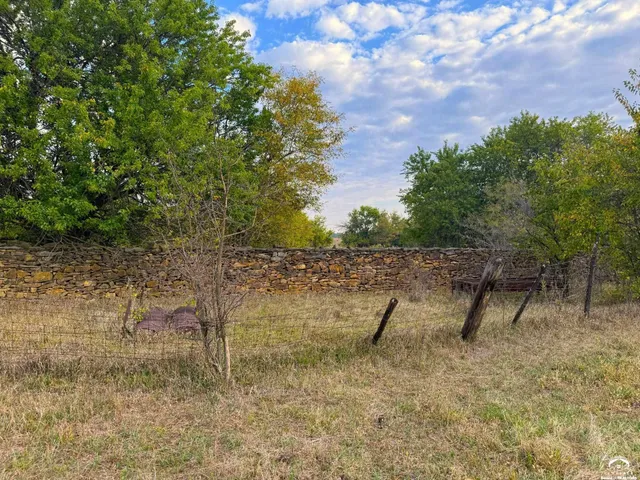 $230,000 | 1200 B East 100th Road, Berryton, KS 66409