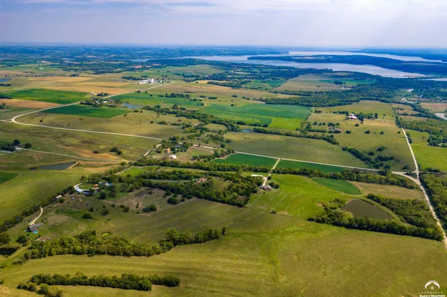 $230,000 | 1200 B East 100th Road, Berryton, KS 66409