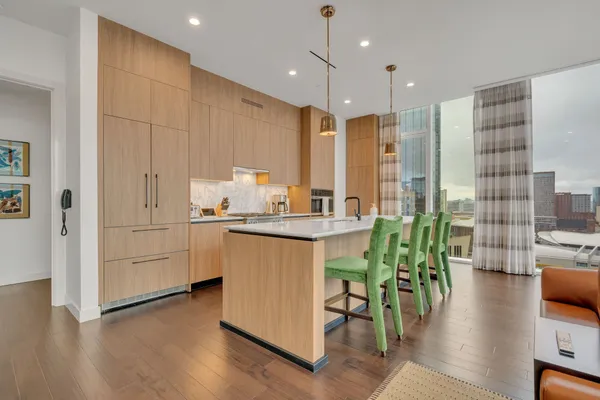 $13,500 | 160 2nd Avenue South, Unit 1701, Nashville, TN 37201