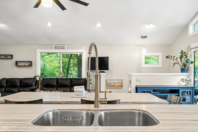 $785,000 | 7604 Heather Drive, Nineveh, IN 46164