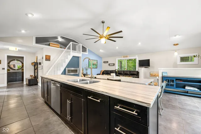 $785,000 | 7604 Heather Drive, Nineveh, IN 46164