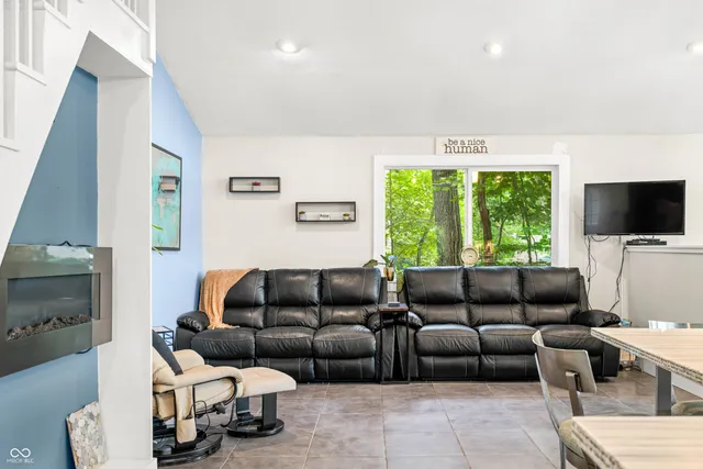 $785,000 | 7604 Heather Drive, Nineveh, IN 46164