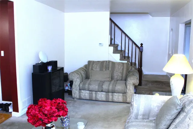 $849,000 | 24 Garnet Place, Elmont, NY 11003