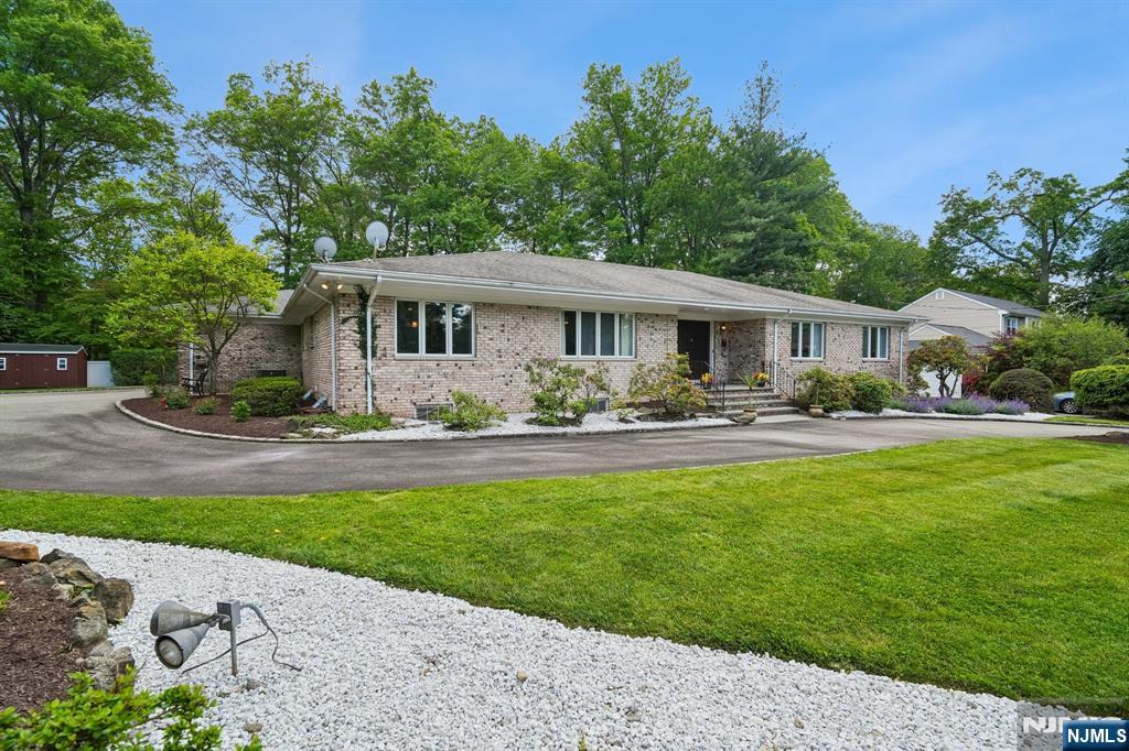 107 Arverne Road West Orange, NJ 07052 - Photo 4 of 50