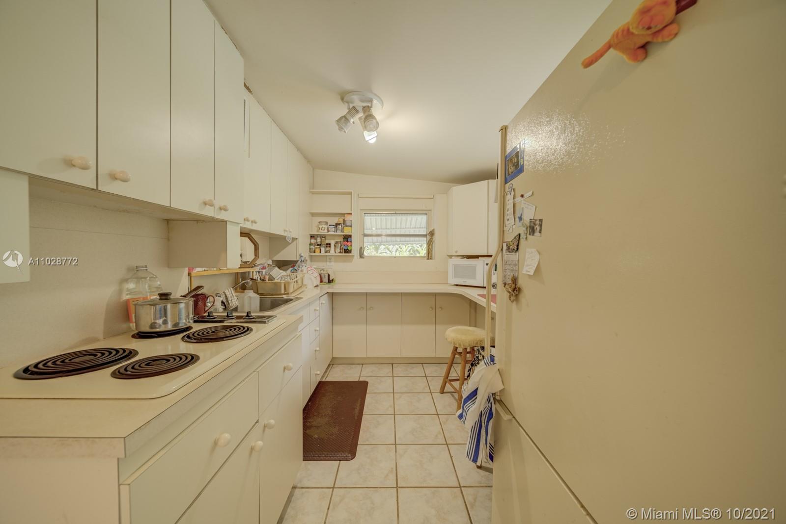 477 Northeast 154th Street Miami, FL 33162 - Photo 5 of 26