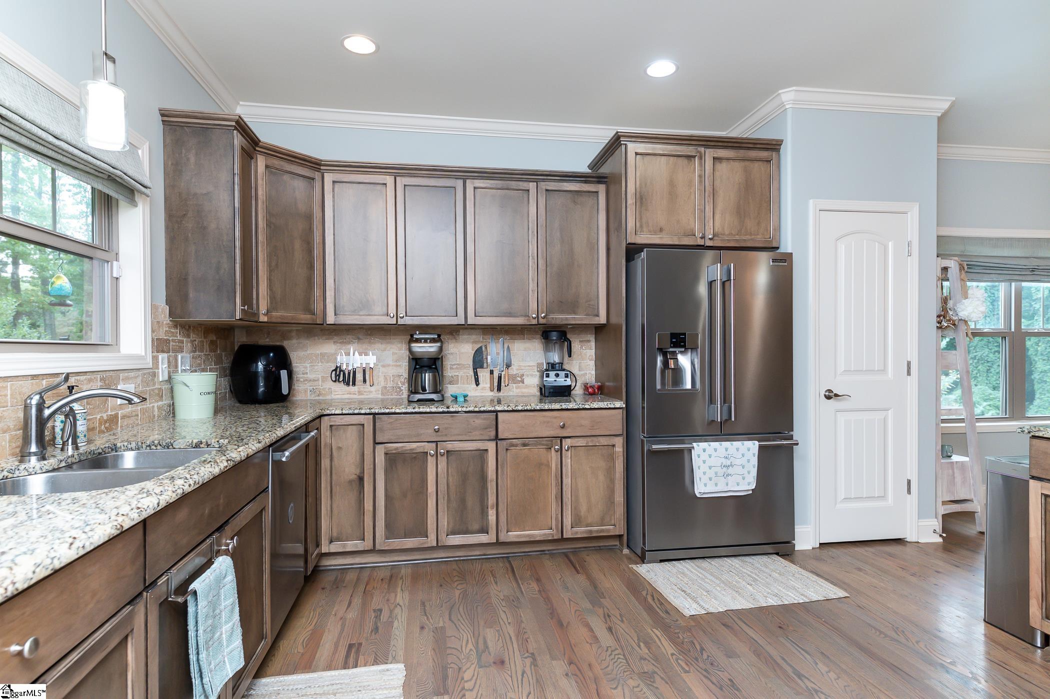 821 Chick Springs Road Greenville, SC 29609 - Photo 9 of 30 Gallery Image 9