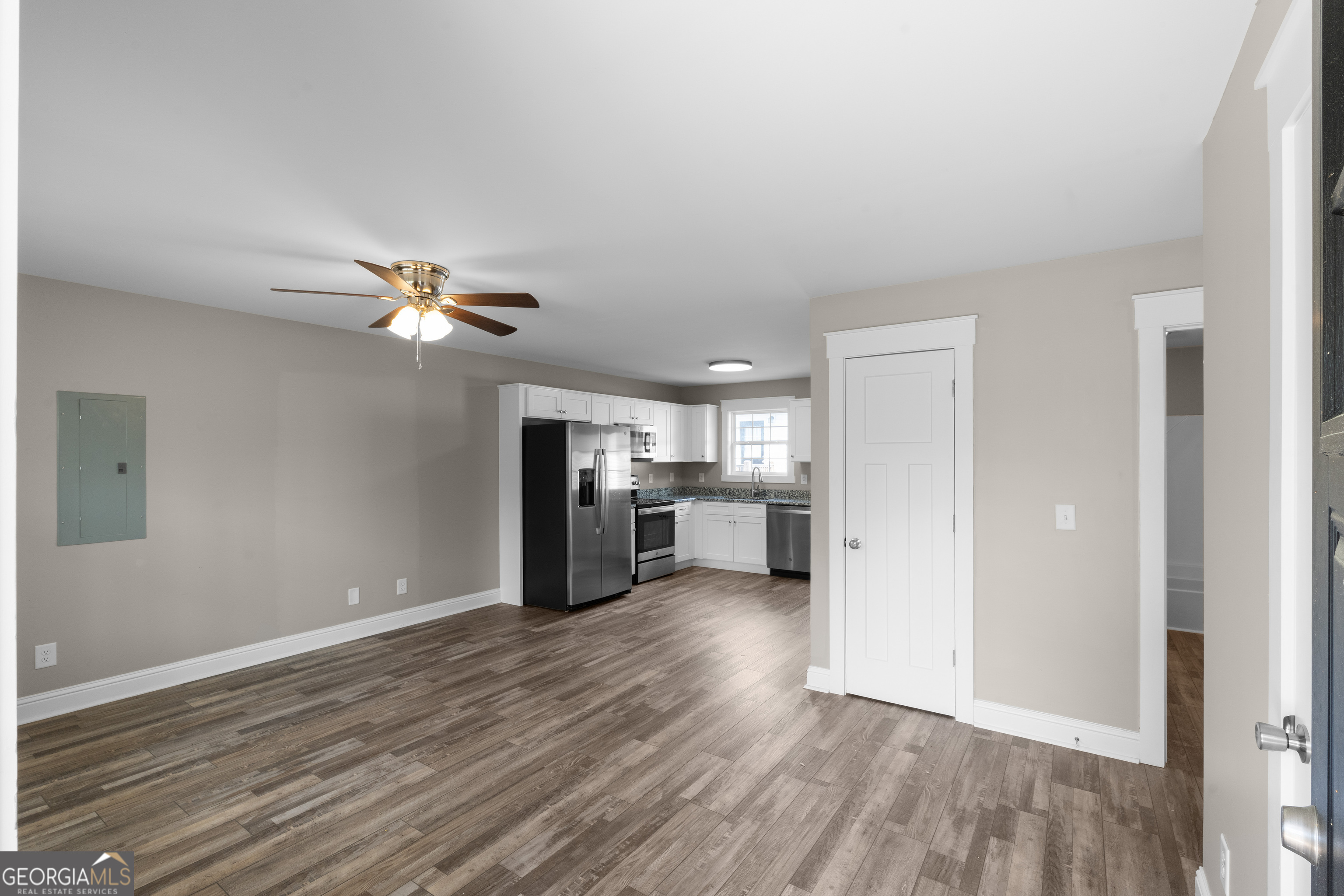 115 Buster Lane Rocky Face, GA 30740 - Photo 6 of 28 a view of a livingroom with a kitchen