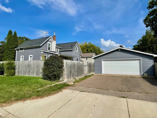 $275,000 | 422 12th Avenue West, Menomonie, WI 54751