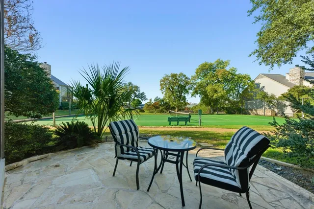 a view of grassy field with entertaining space