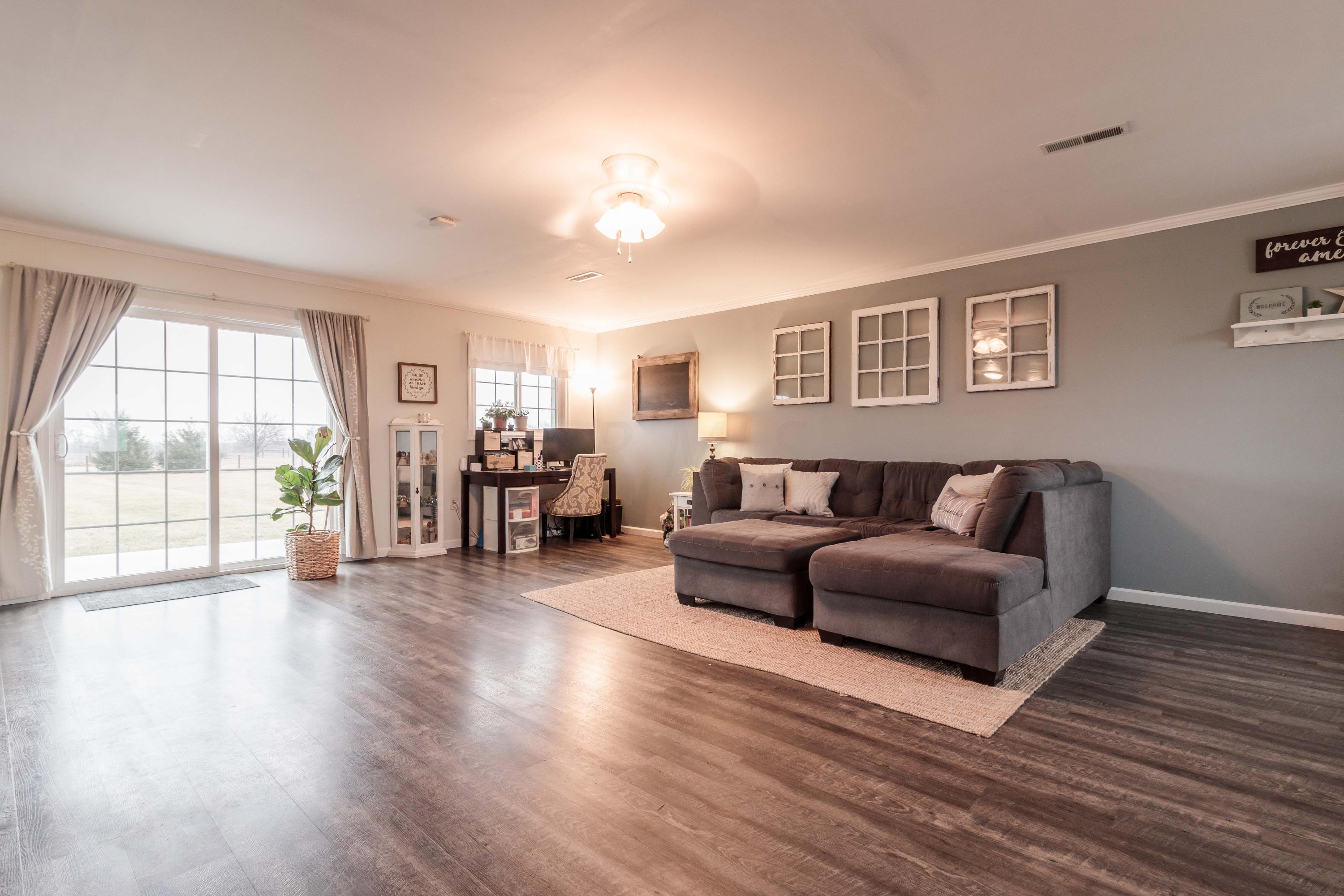 12530 London Road Orient, OH 43146 - Photo 5 of 30 Gallery Image 5