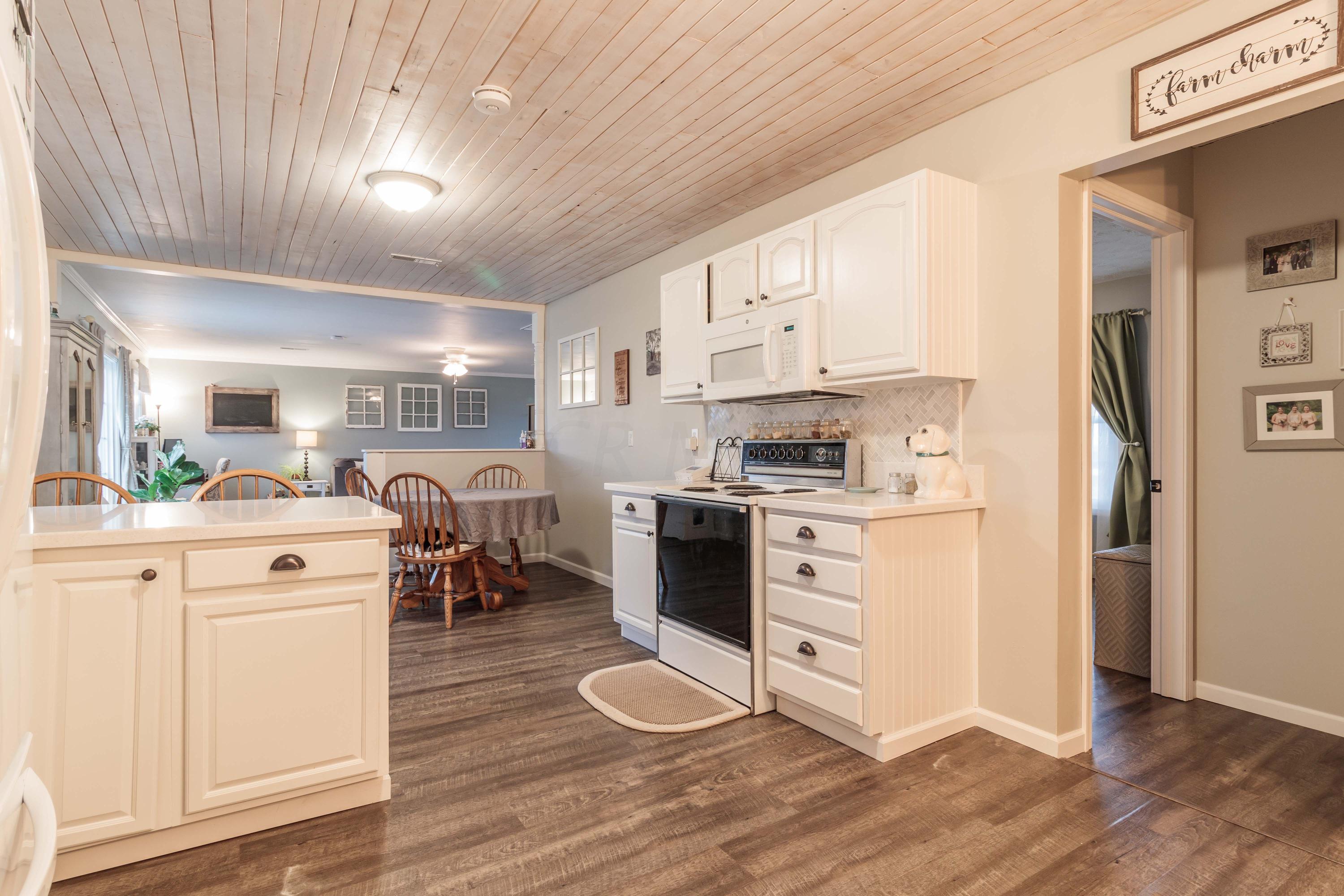 12530 London Road Orient, OH 43146 - Photo 10 of 30 Gallery Image 10