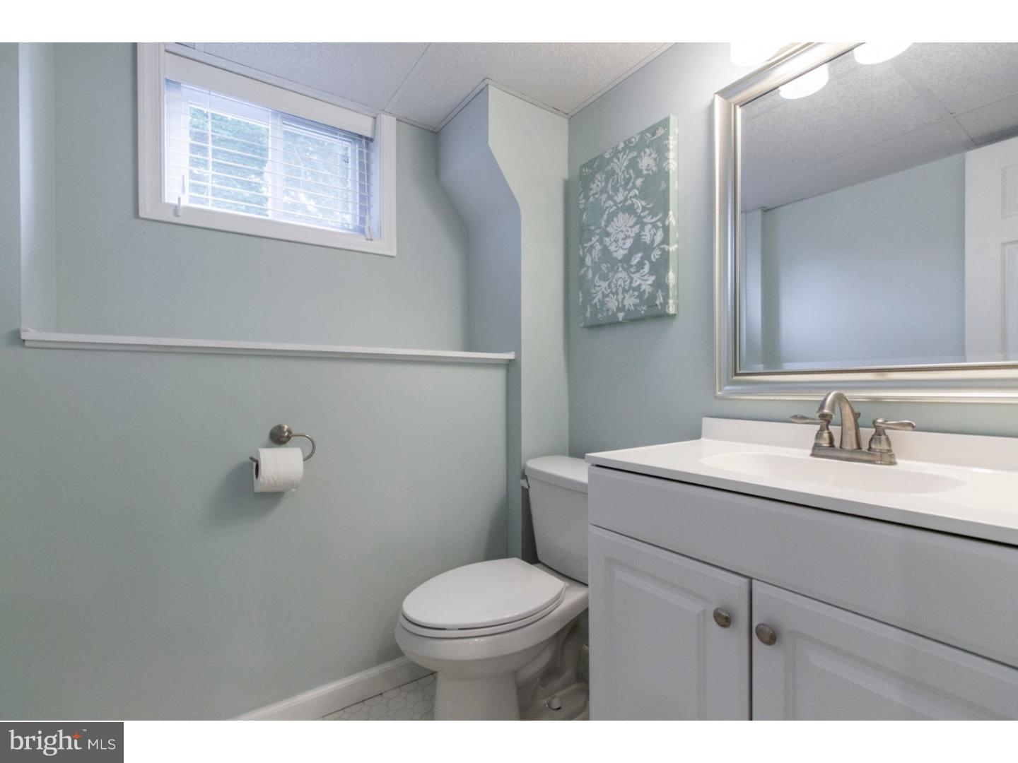 409 Hill Road Havertown, PA 19083 - Photo 15 of 25