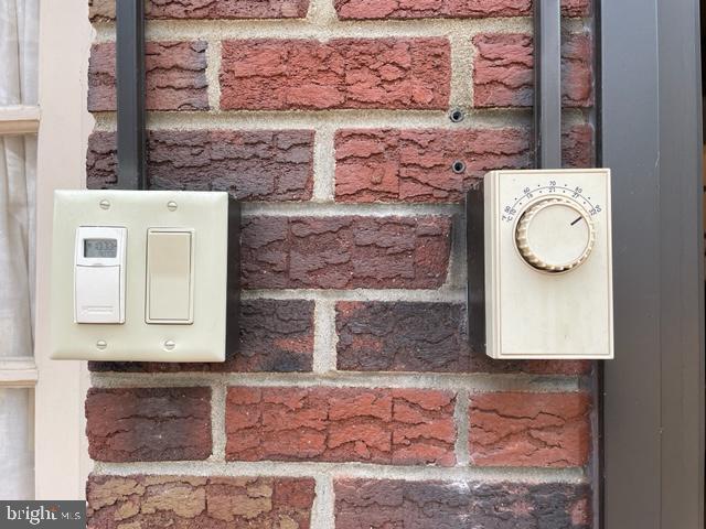 468 Lambs Road Pitman, NJ 08071 - Photo 15 of 47 Sunroom Thermostat