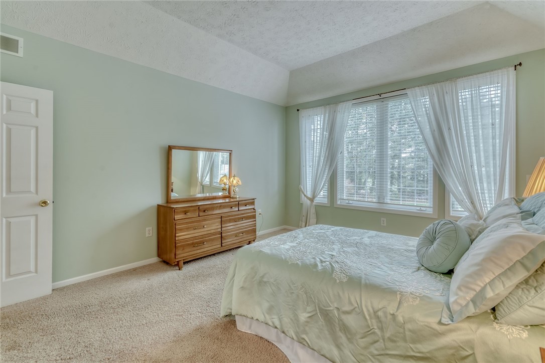 67 Angels Path Penfield, NY 14580 - Photo 25 of 47 MASTER BEDROOM
