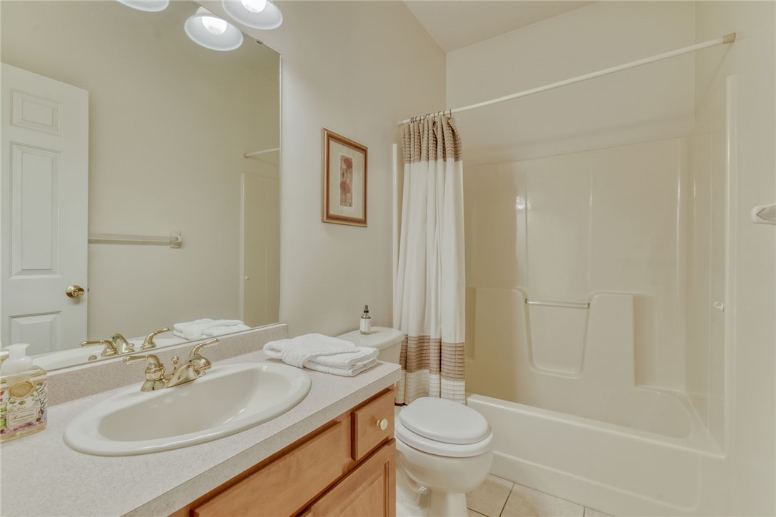 67 Angels Path Penfield, NY 14580 - Photo 33 of 47 GUEST/2ND BATHROOM W/TUB-SHOWER COMBO