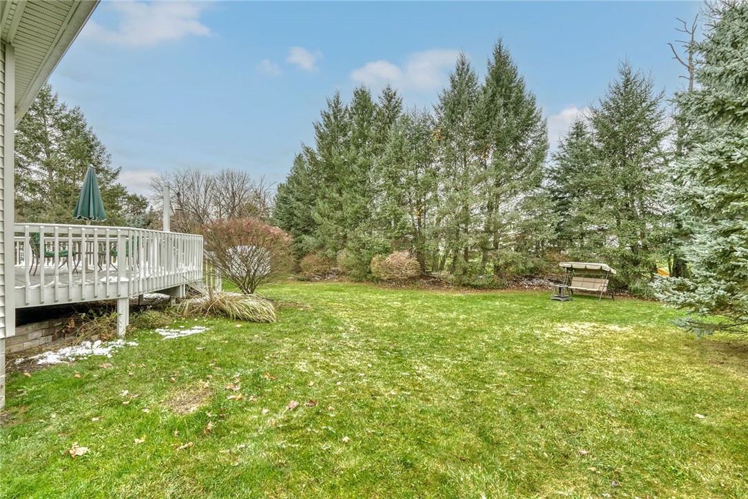 67 Angels Path Penfield, NY 14580 - Photo 40 of 47 PRIVATE BACKYARD BORDER