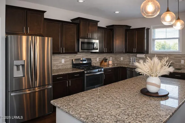 $2,500 | 11 King's Cross Court, Beaufort, SC 29902