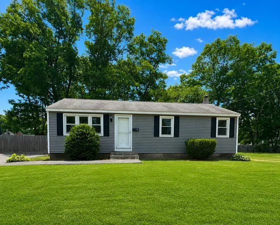 $2,300 | 11 Vine Street, Oxford, MA 01540