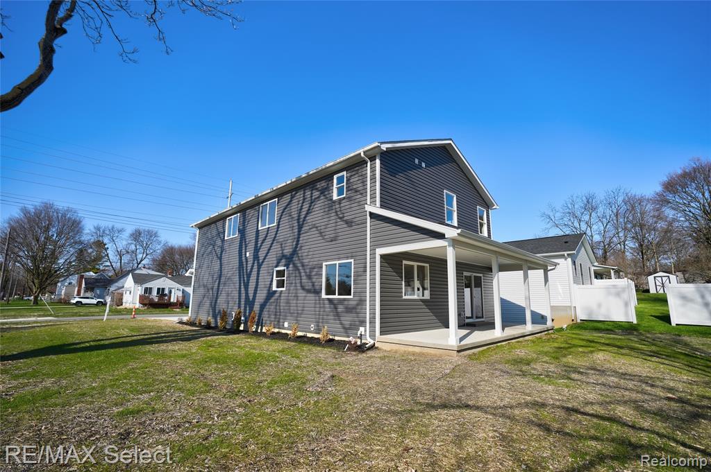 408 3rd Street Fenton, MI 48430 - Photo 3 of 69 Gallery Image 3