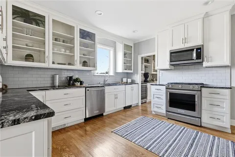 $890,000 | 5701 Central Street, Kansas City, MO 64113