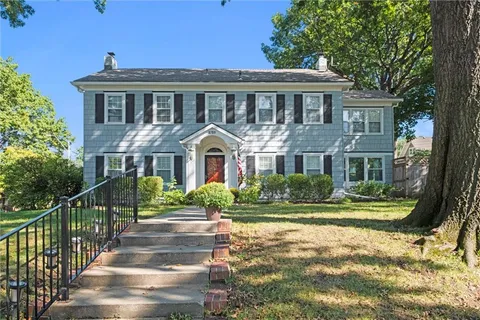 $890,000 | 5701 Central Street, Kansas City, MO 64113