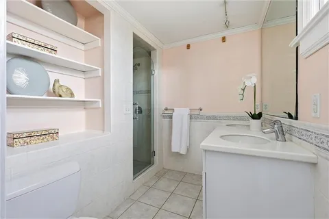 $890,000 | 5701 Central Street, Kansas City, MO 64113