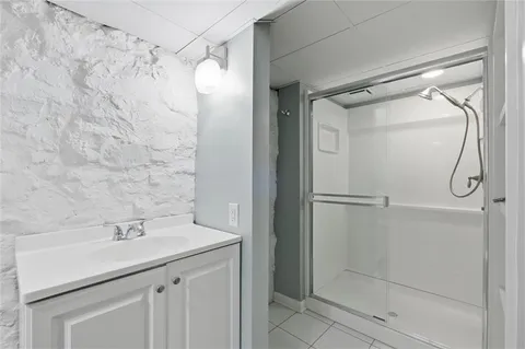 $890,000 | 5701 Central Street, Kansas City, MO 64113