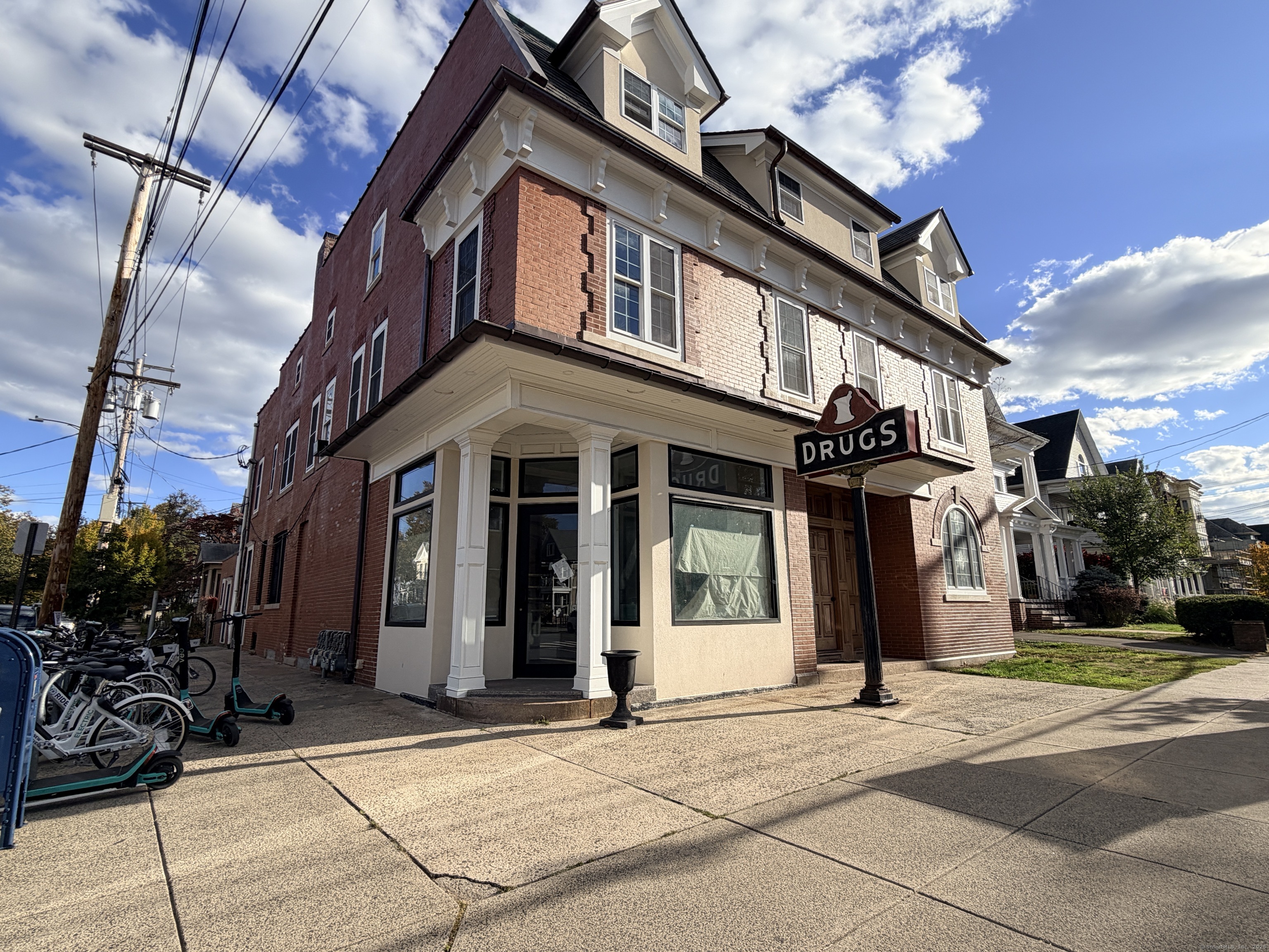 765 Orange Street, Unit 1 New Haven, CT 06511 - Photo 11 of 11 a view of a building with a outdoor space