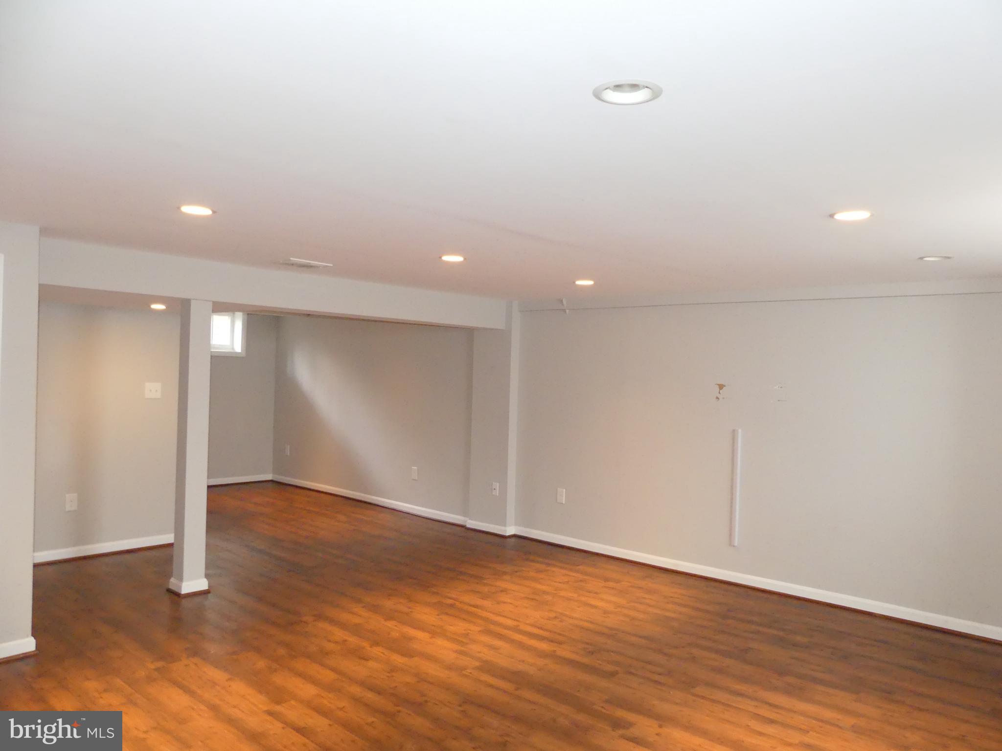 1514 Doxbury Road Baltimore, MD 21286 - Photo 16 of 29 Over 400 sq.ft of open floor space.